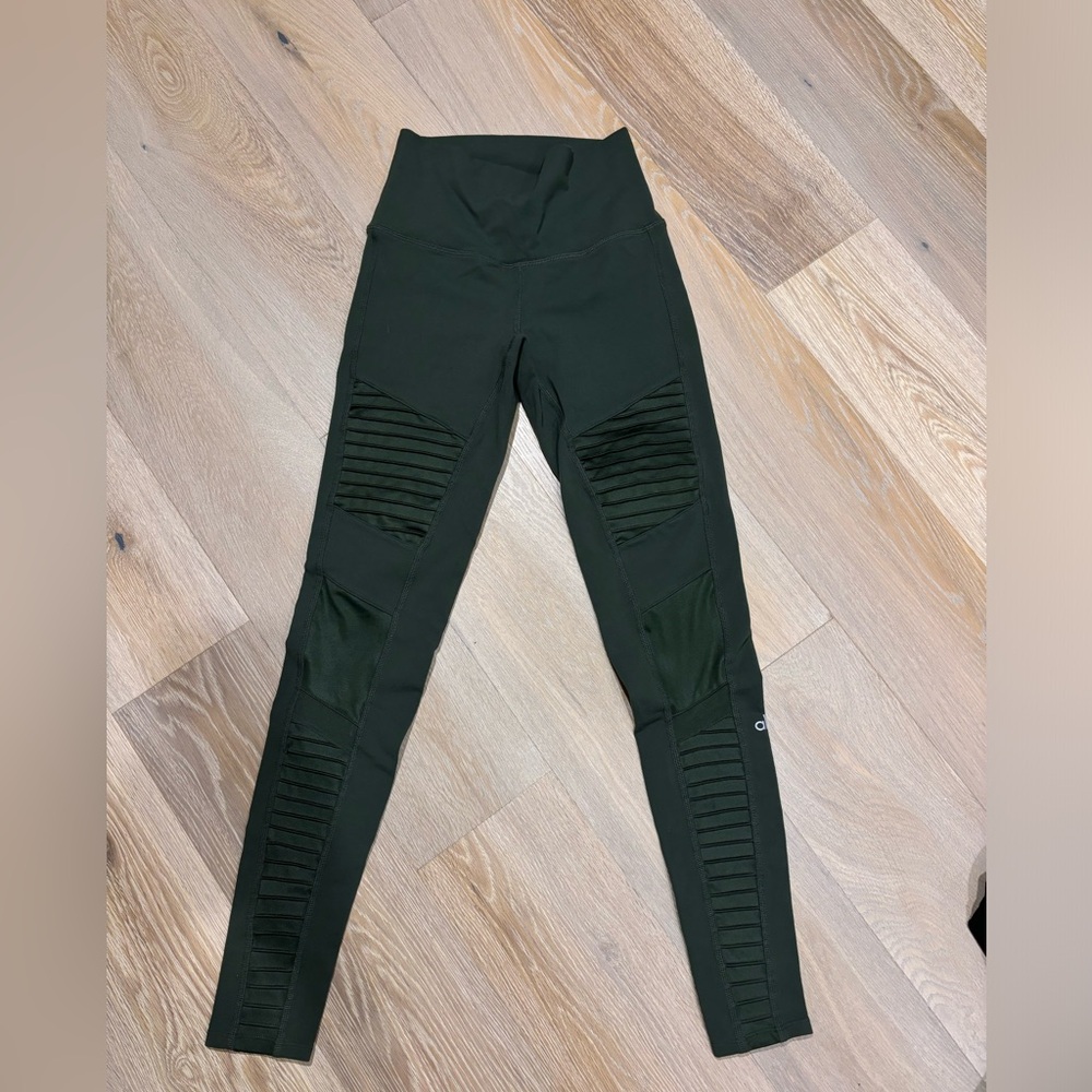 Alo Leggings